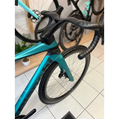 Bianchi Oltre Pro Ultegra Di2 2025 (Metallic Celeste/Graphite - full matt)