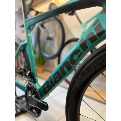 Bianchi Oltre Pro Ultegra Di2 2025 (Metallic Celeste/Graphite - full matt)