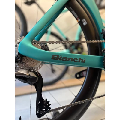 Bianchi Oltre Pro Ultegra Di2 2025 (Metallic Celeste/Graphite - full matt)