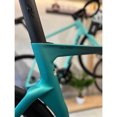 Bianchi Oltre Pro Ultegra Di2 2025 (Metallic Celeste/Graphite - full matt)