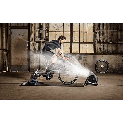 Wahoo Kickr Core Zwift Cog + Headwind + Edzőszőnyeg Csomag